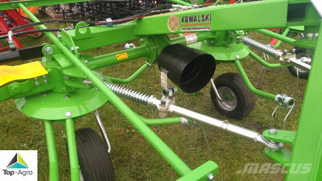 Kowalski 4-rotor rotary tedder/ FANEUSE ROTATIVE / Rakes and tedders