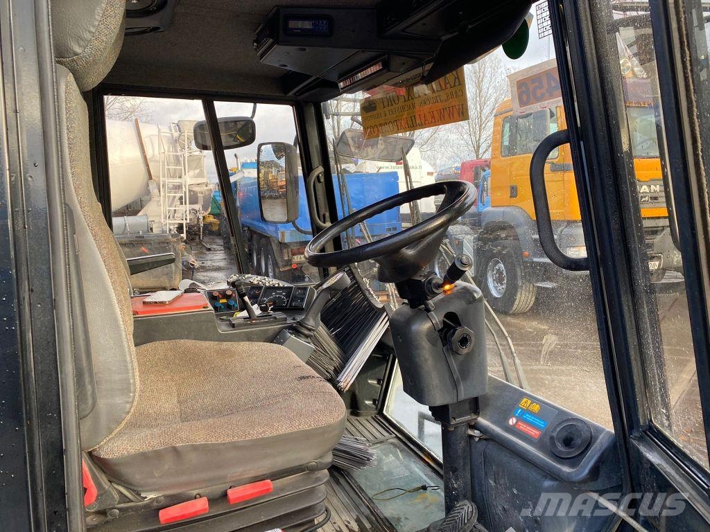 Schmidt SK4000 Street Vacuum Cleaner Sweeper Good Working Veegwagens