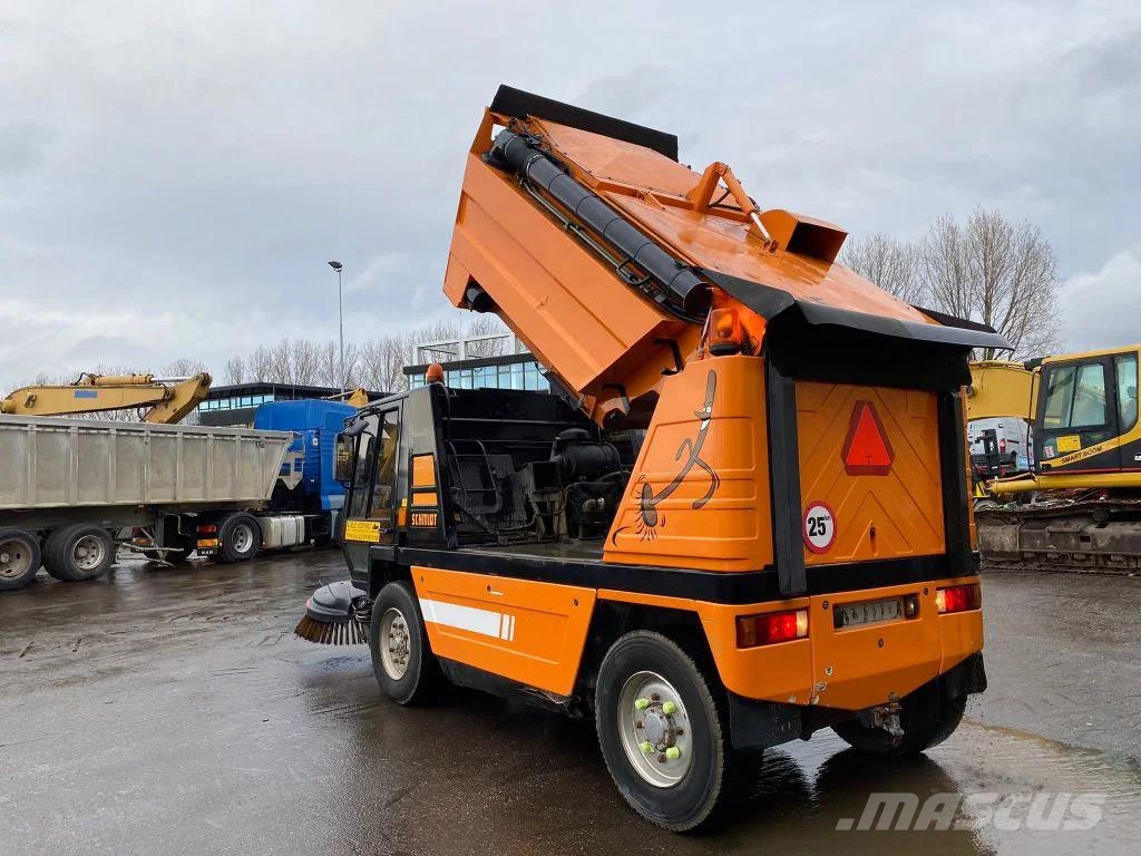 Schmidt SK4000 Street Vacuum Cleaner Sweeper Good Working Veegwagens