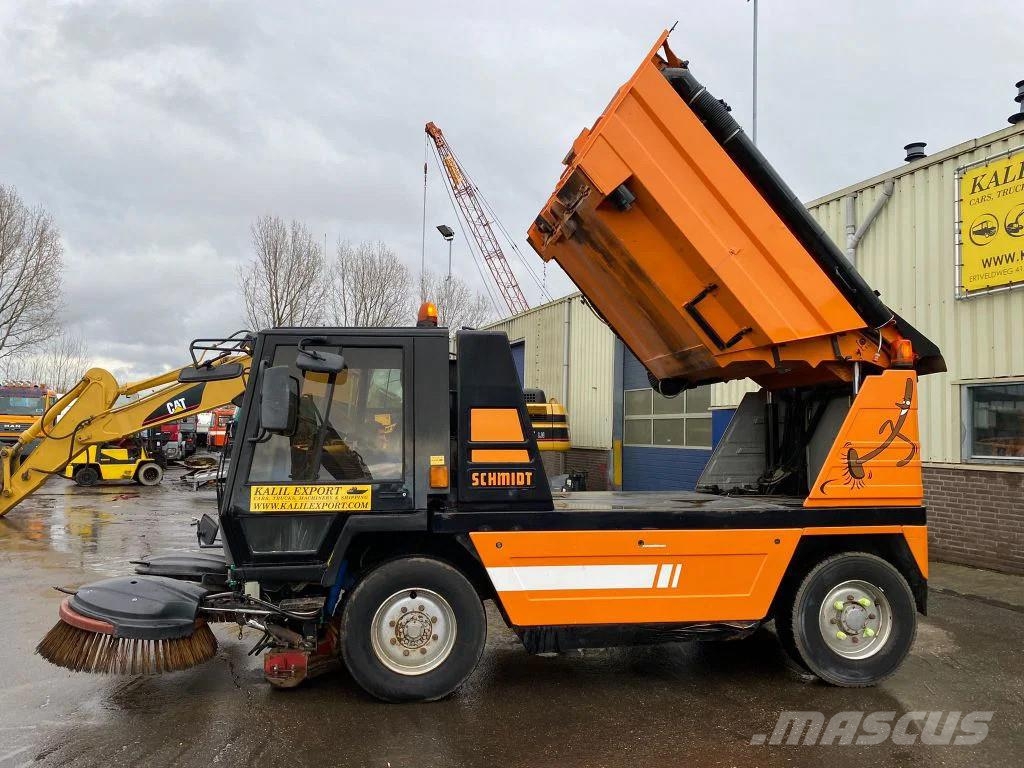 Schmidt SK4000 Street Vacuum Cleaner Sweeper Good Working Veegwagens