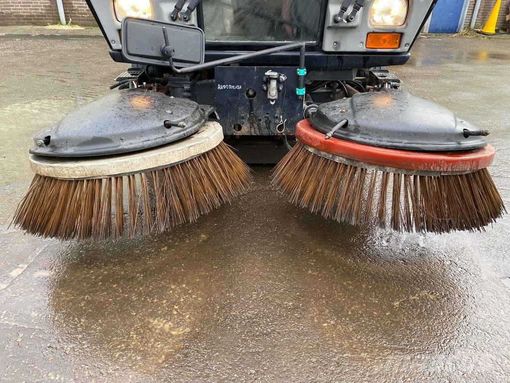 Schmidt SK4000 Street Vacuum Cleaner Sweeper Good Working Veegwagens