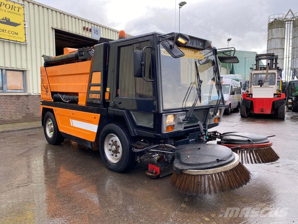 Schmidt SK4000 Street Vacuum Cleaner Sweeper Good Working Veegwagens
