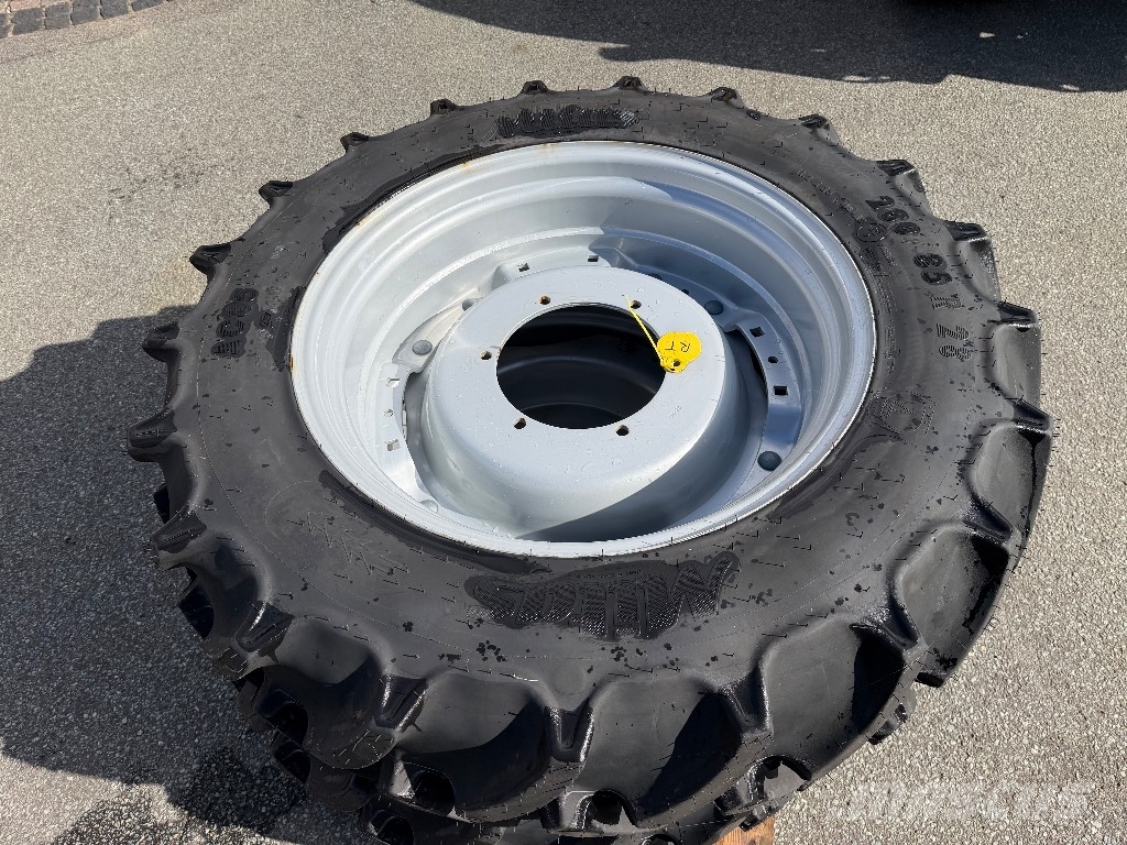 Mitas AC85 - 280/85 R28 Gume, točkovi i felne