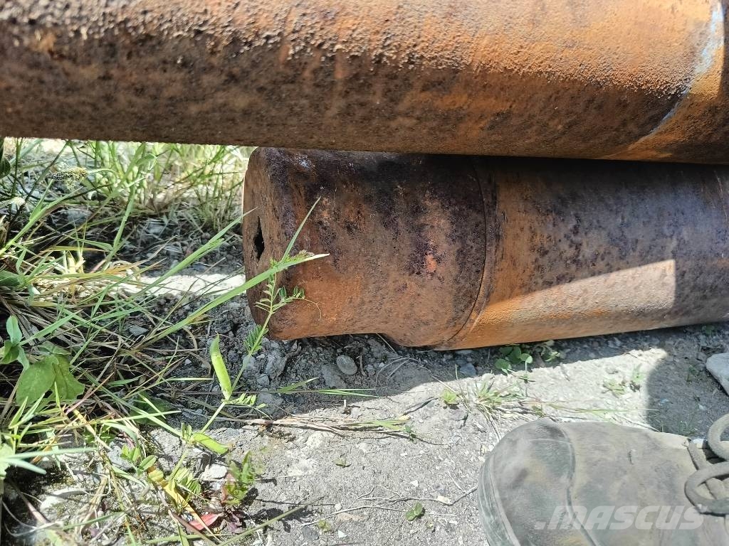 drill pipes boor 60 x 12 m 14 cm drill diameter, 17 cm head Bohrer