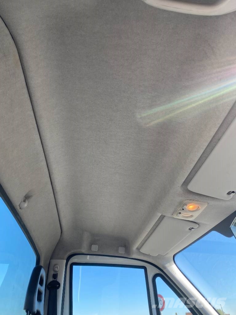 Iveco DAILY 35S140 2.3D/140-BOCKER HL34/1-8LH endommagé Ant vilkikų montuojamos kėlimo platformos