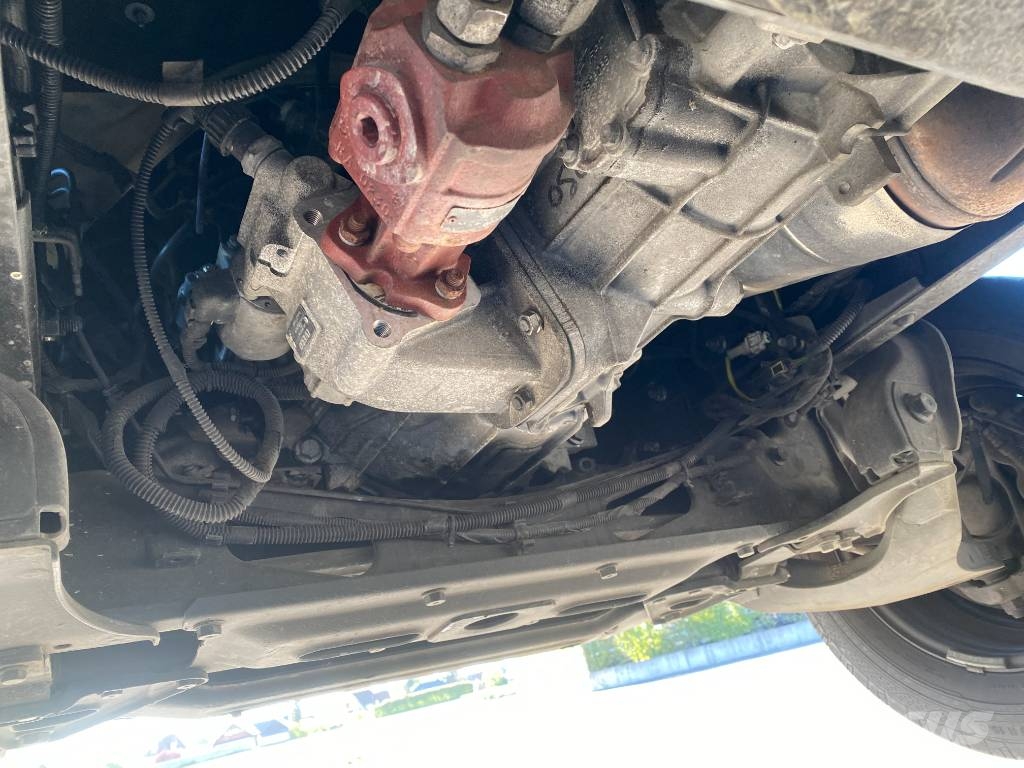 Iveco DAILY 35S140 2.3D/140-BOCKER HL34/1-8LH endommagé Ant vilkikų montuojamos kėlimo platformos