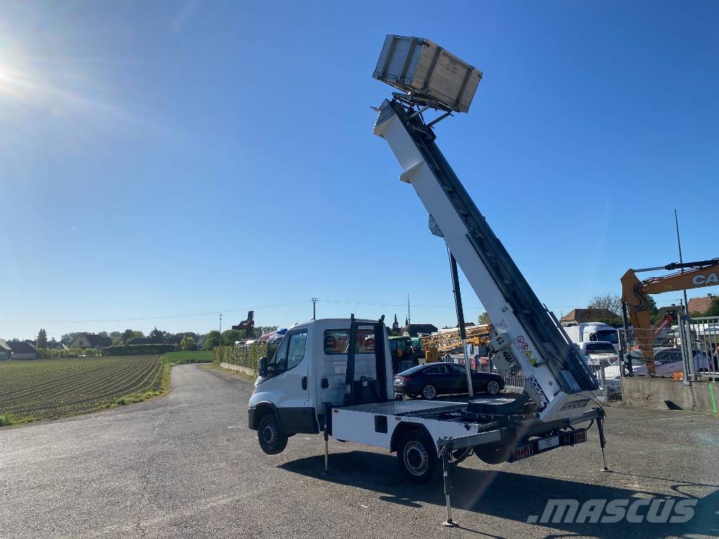 Iveco DAILY 35S140 2.3D/140-BOCKER HL34/1-8LH endommagé Ant vilkikų montuojamos kėlimo platformos