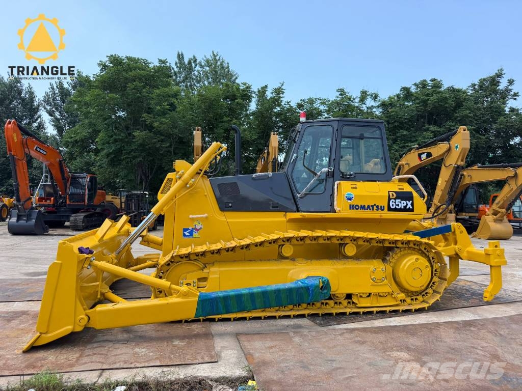 Komatsu D 65 PX Гусеничные бульдозеры