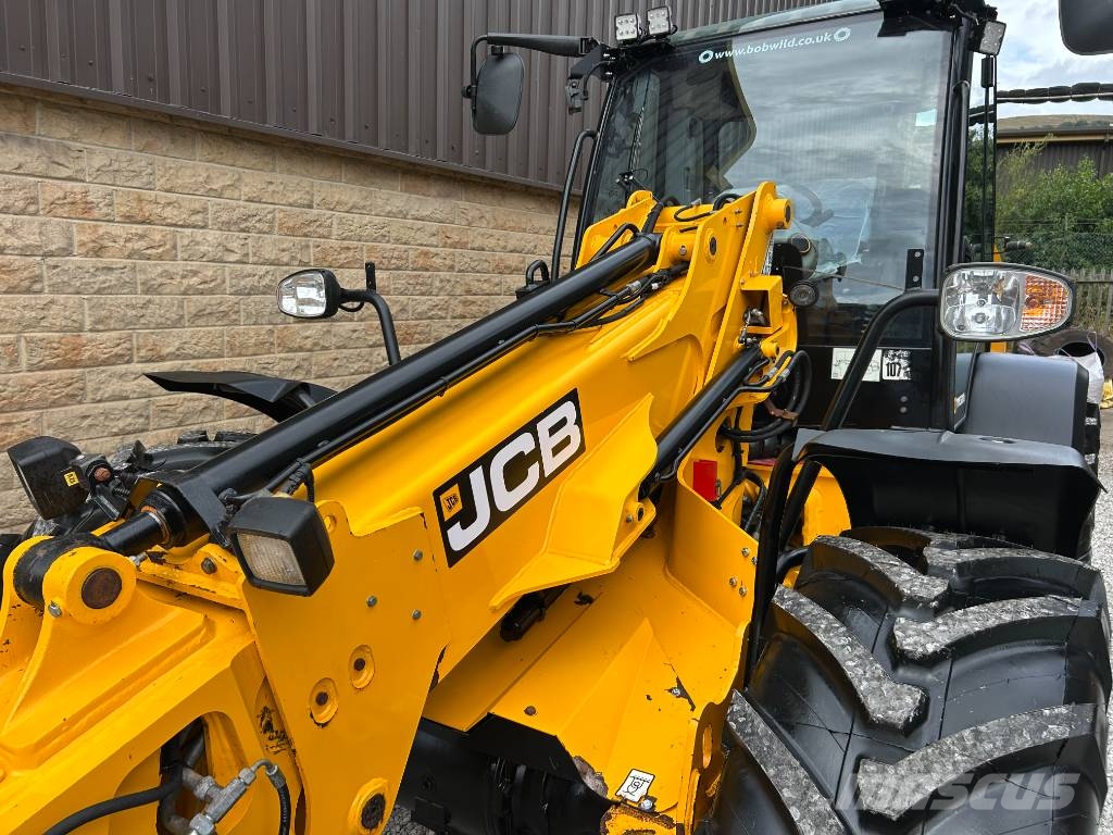 JCB TM320S 農業用テレハンドラー