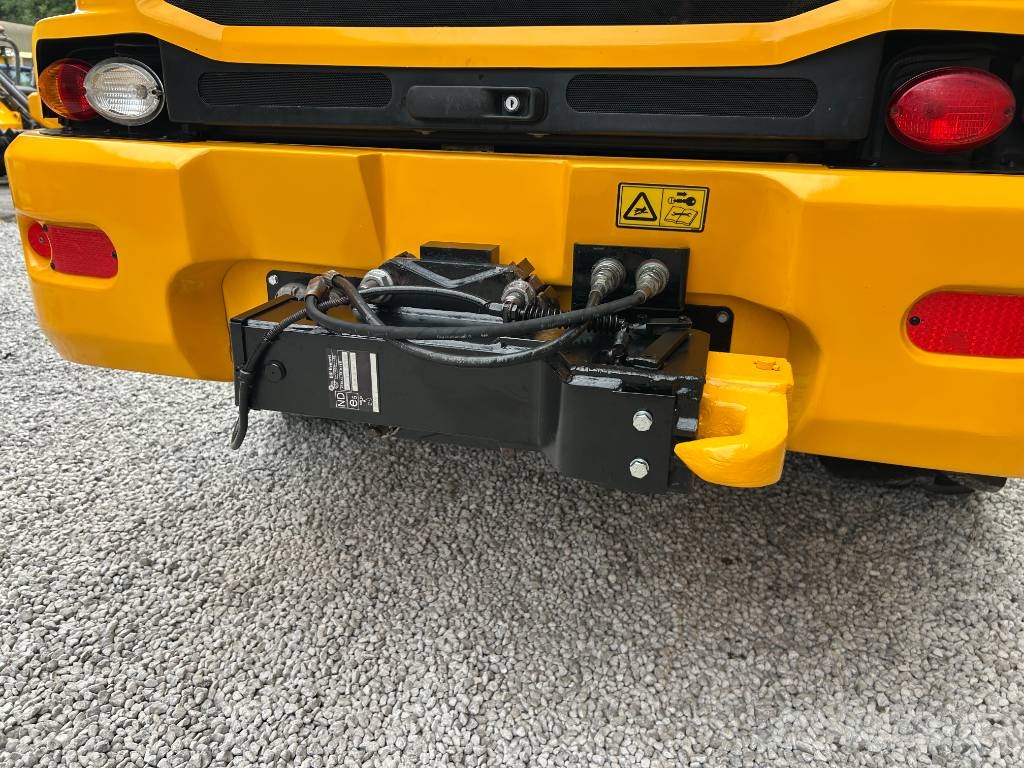 JCB TM320S 農業用テレハンドラー