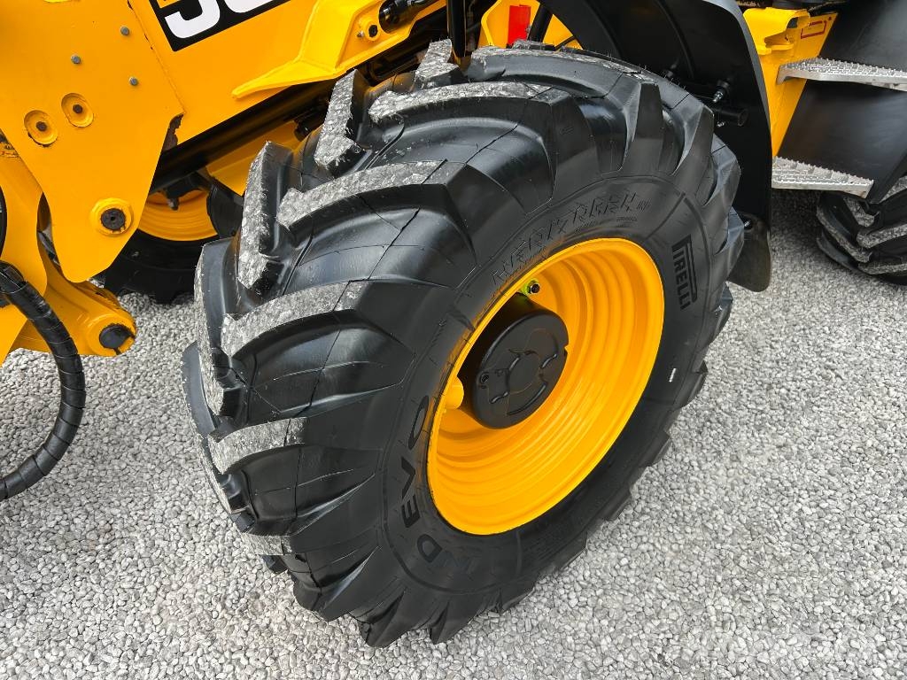 JCB TM320S 農業用テレハンドラー