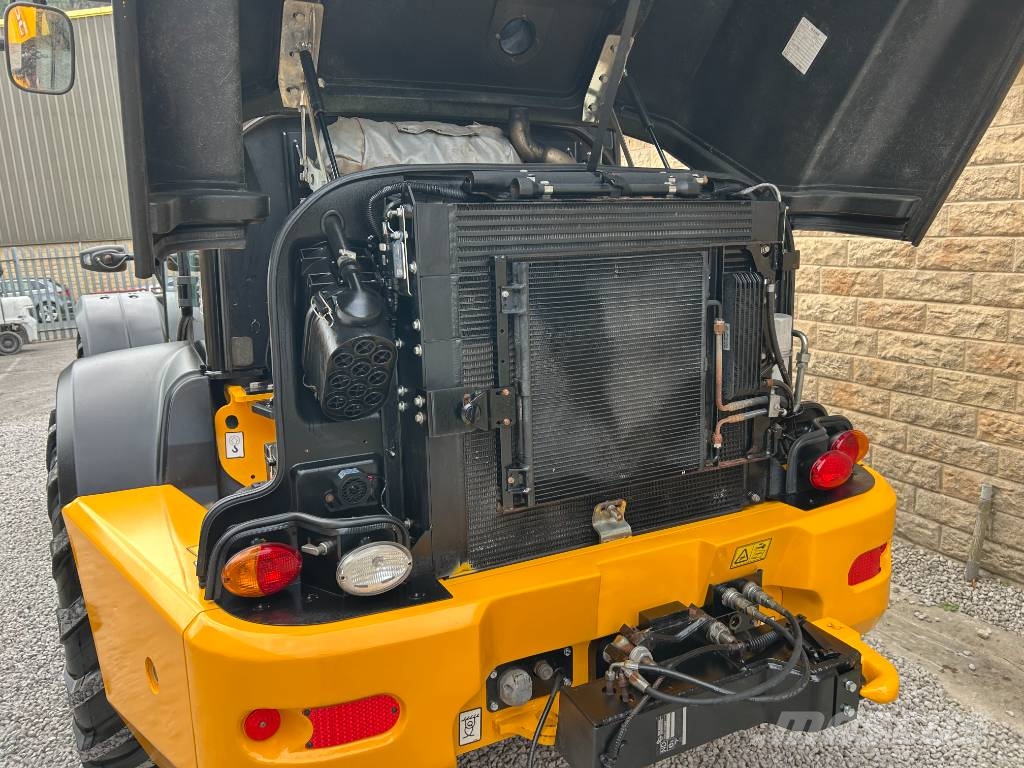 JCB TM320S 農業用テレハンドラー