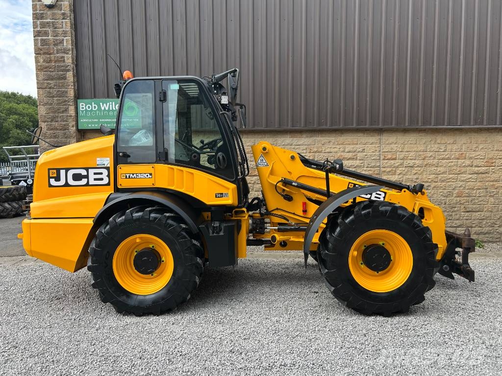JCB TM320S 農業用テレハンドラー