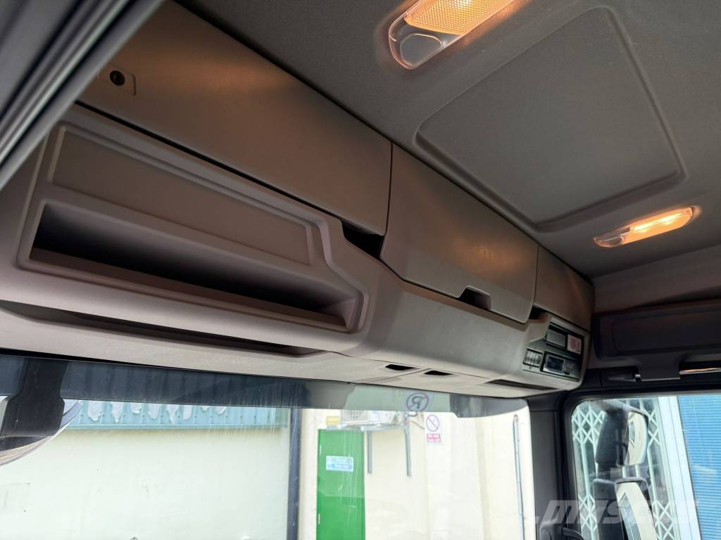 Scania L 360 Hook Loader Kroghejs