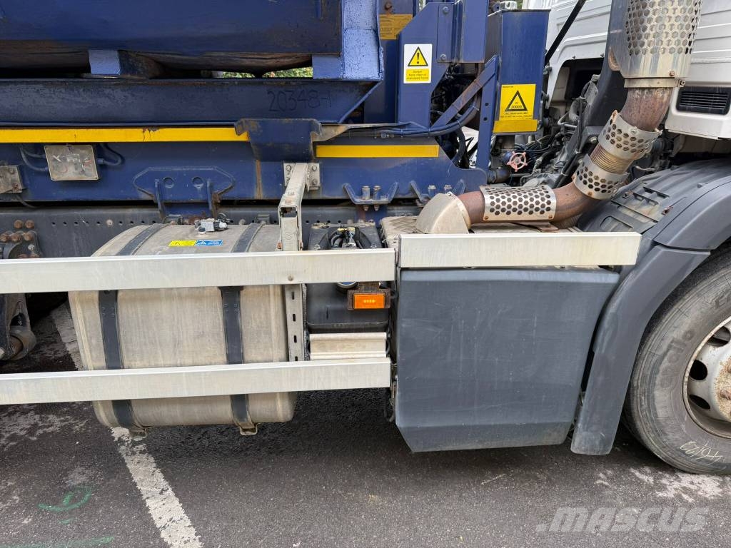 Scania L 360 Hook Loader Kroghejs