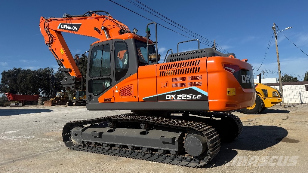 Dossan DX225LC-5 Bandgrävare