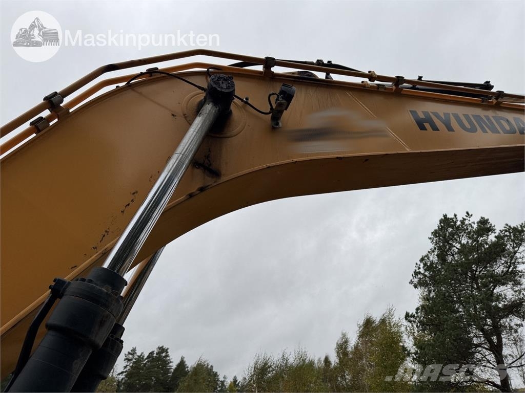 Hyundai HX220L Kāpurķēžu ekskavatori