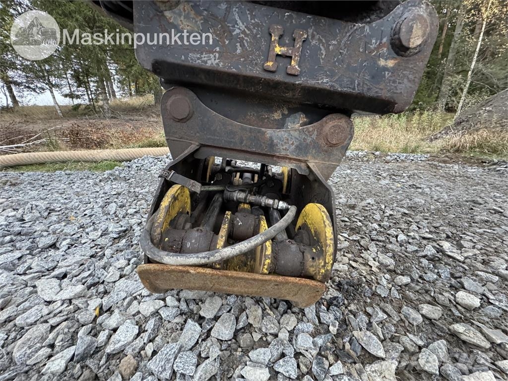 Hyundai HX220L Kāpurķēžu ekskavatori
