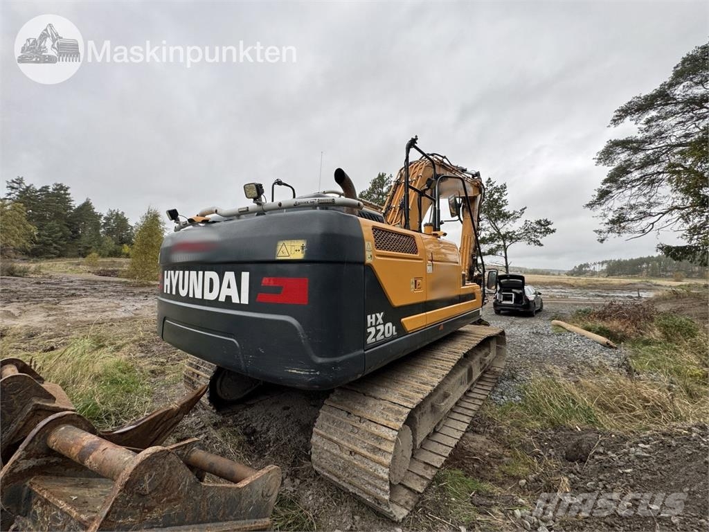 Hyundai HX220L Kāpurķēžu ekskavatori
