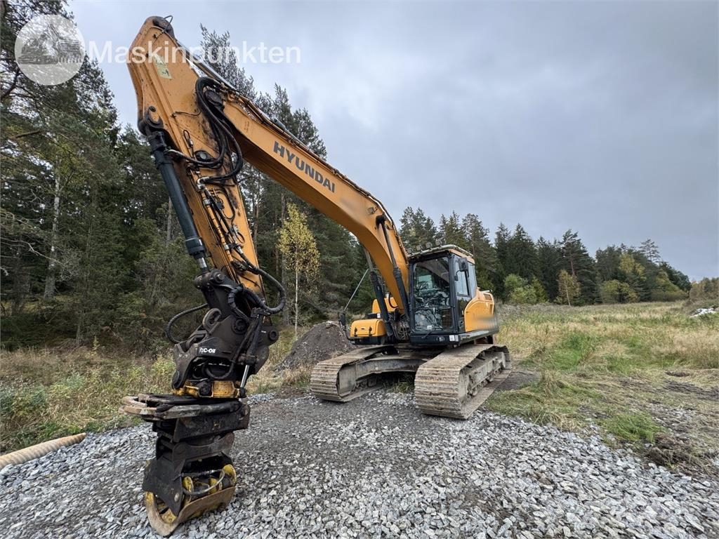 Hyundai HX220L Kāpurķēžu ekskavatori