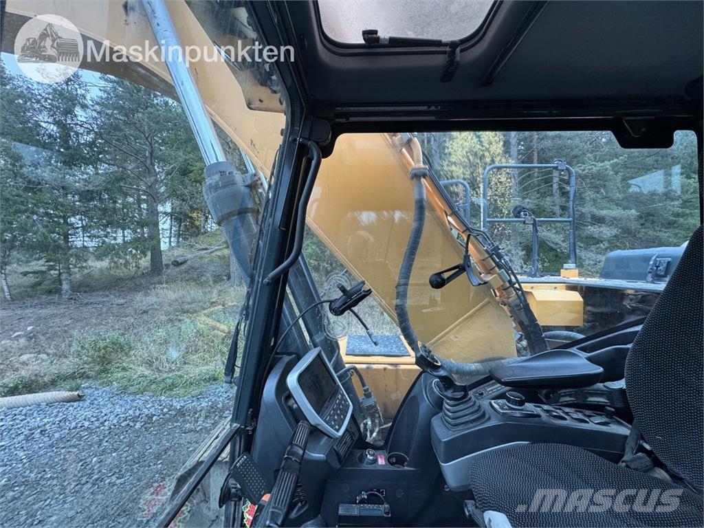 Hyundai HX220L Kāpurķēžu ekskavatori