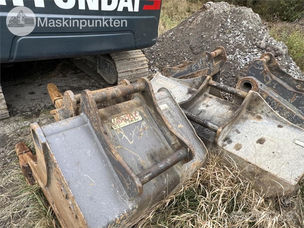 Hyundai HX220L Kāpurķēžu ekskavatori