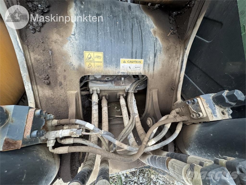 Hyundai HX220L Kāpurķēžu ekskavatori