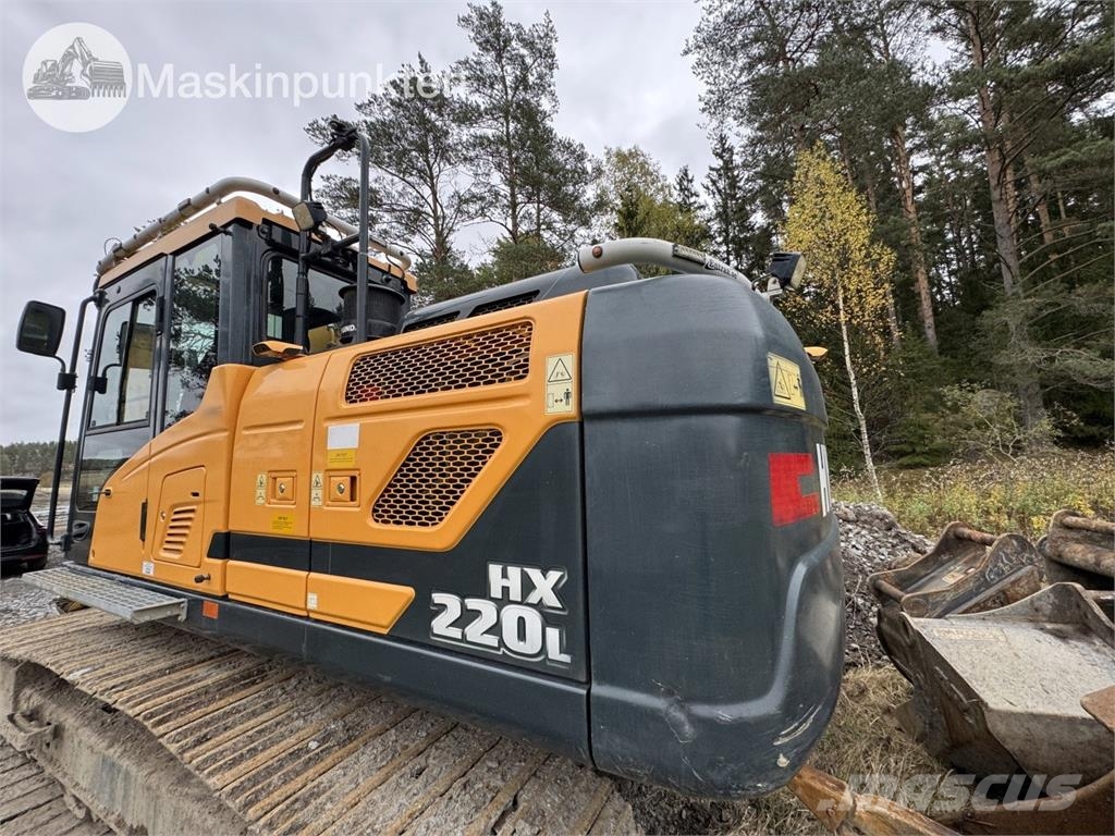 Hyundai HX220L Kāpurķēžu ekskavatori