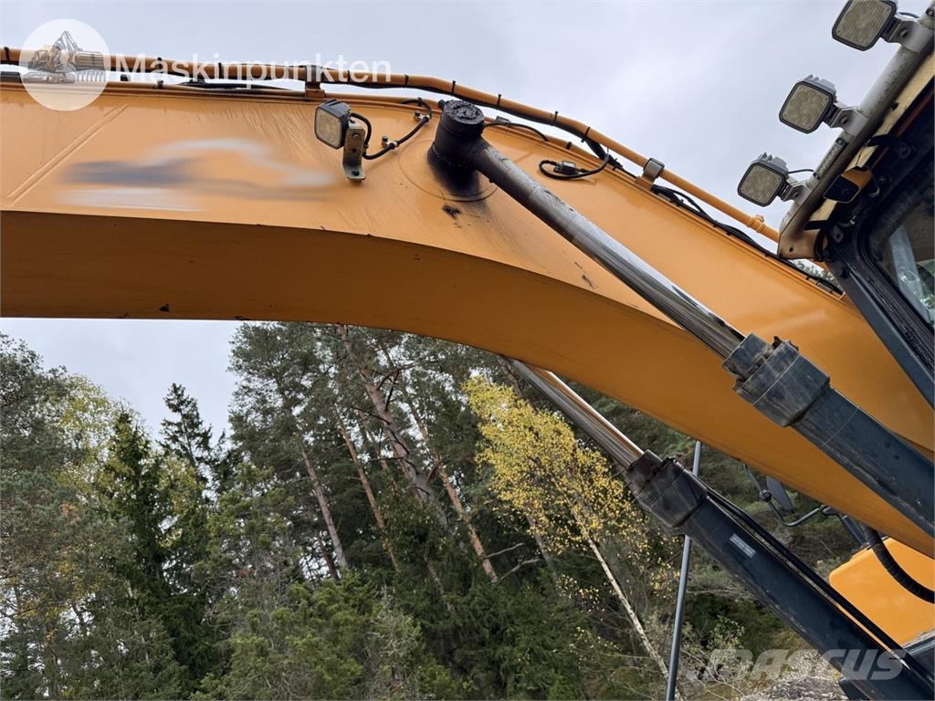 Hyundai HX220L Kāpurķēžu ekskavatori