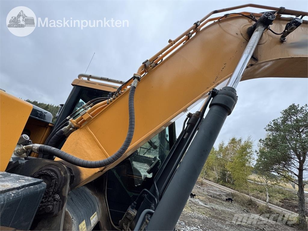 Hyundai HX220L Kāpurķēžu ekskavatori