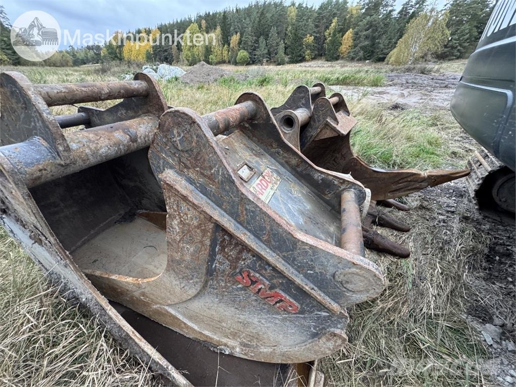 Hyundai HX220L Kāpurķēžu ekskavatori