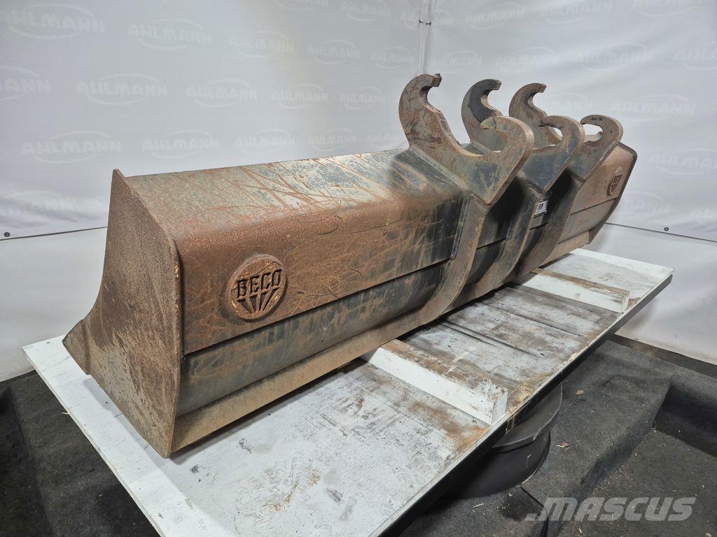 Mecalac 7/9 MWR Connect dichte bak Ковші