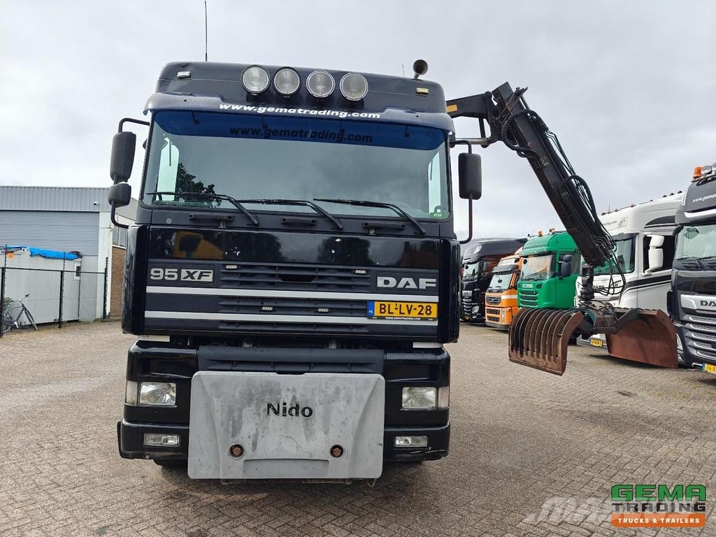 DAF AK48XS XF95.530 8x2/4 SpaceCab Euro3 - 30T Hook Ar Hook lift trucks