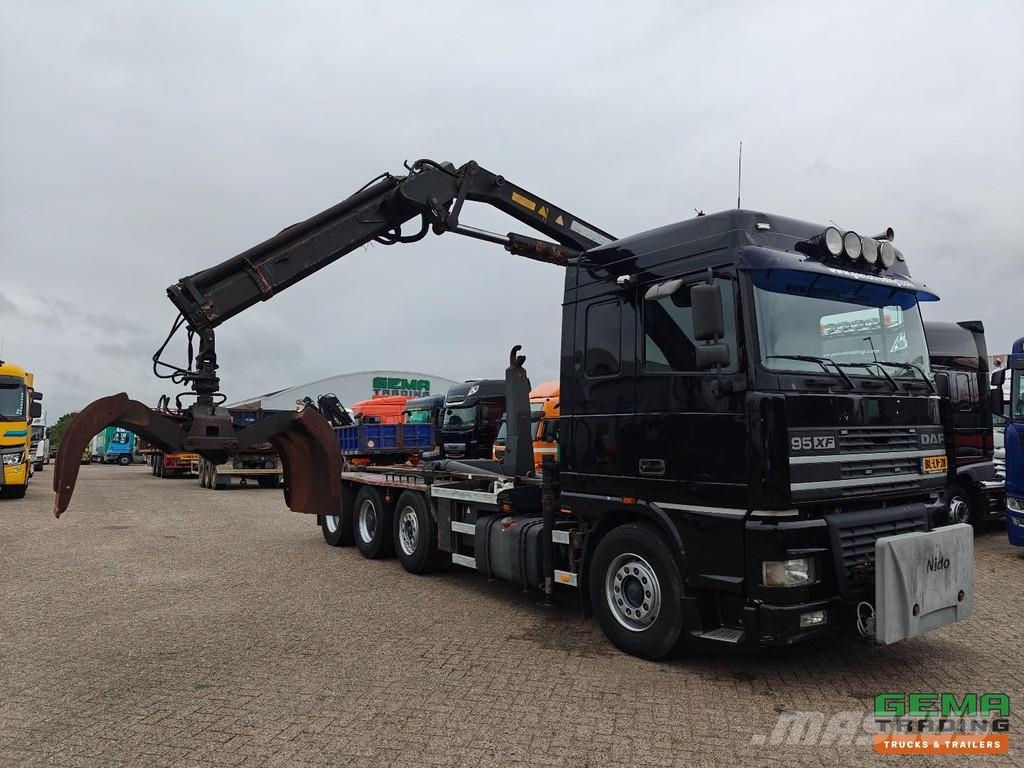 DAF AK48XS XF95.530 8x2/4 SpaceCab Euro3 - 30T Hook Ar Camiones polibrazo