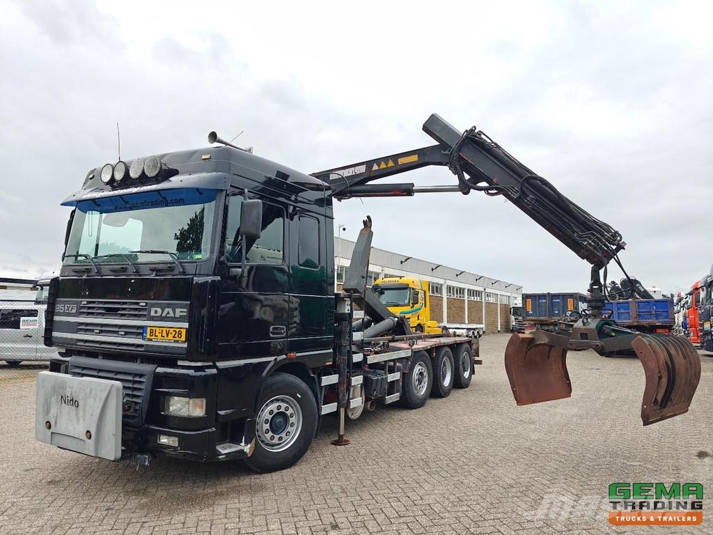 DAF AK48XS XF95.530 8x2/4 SpaceCab Euro3 - 30T Hook Ar Camiones polibrazo