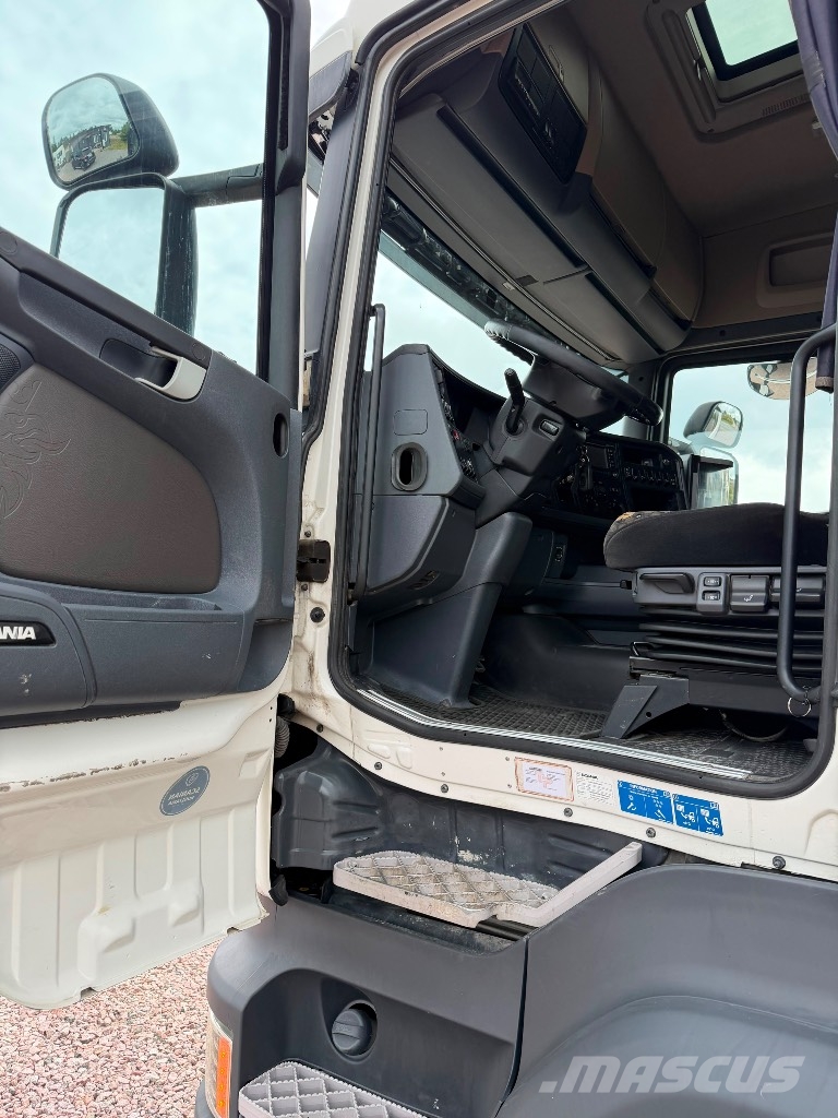 Scania R580LB8x4*4NB Camiones con chasís y cabina