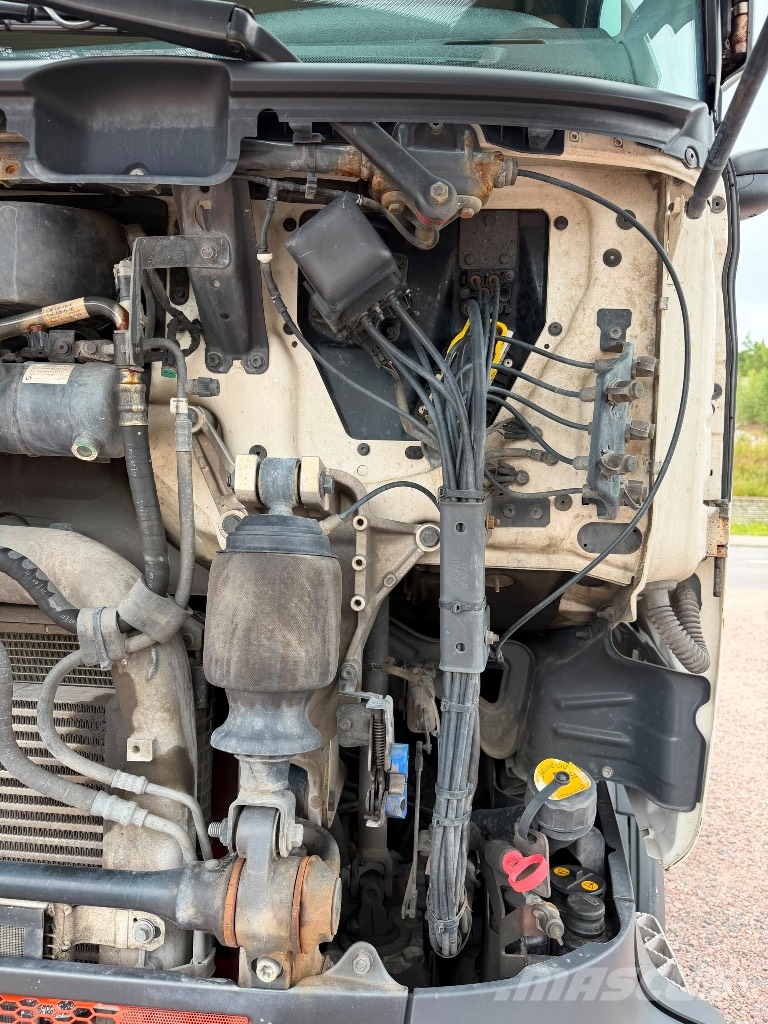 Scania R580LB8x4*4NB Camiones con chasís y cabina