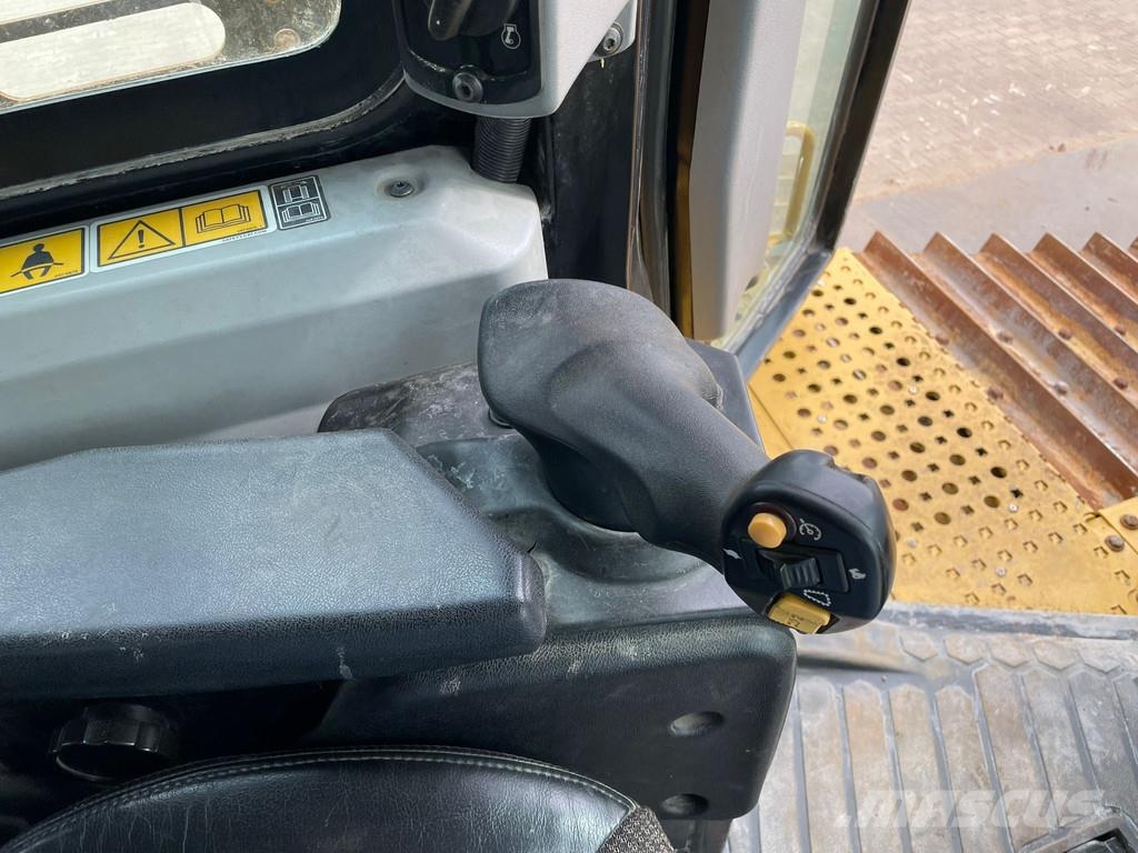 CAT D6T LGP Telaketjupuskutraktorit