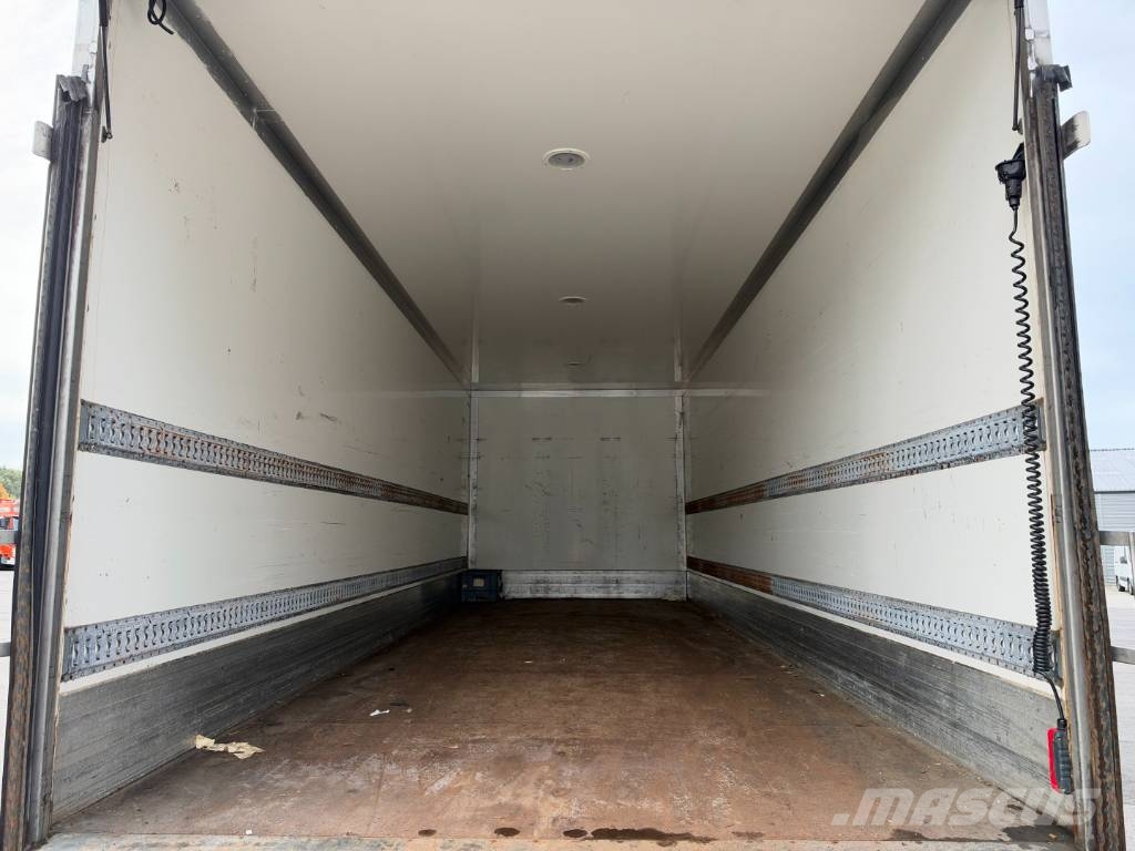 Volvo FL250 4x2 Closed Box 7,45 m. Taillift Autocamioane