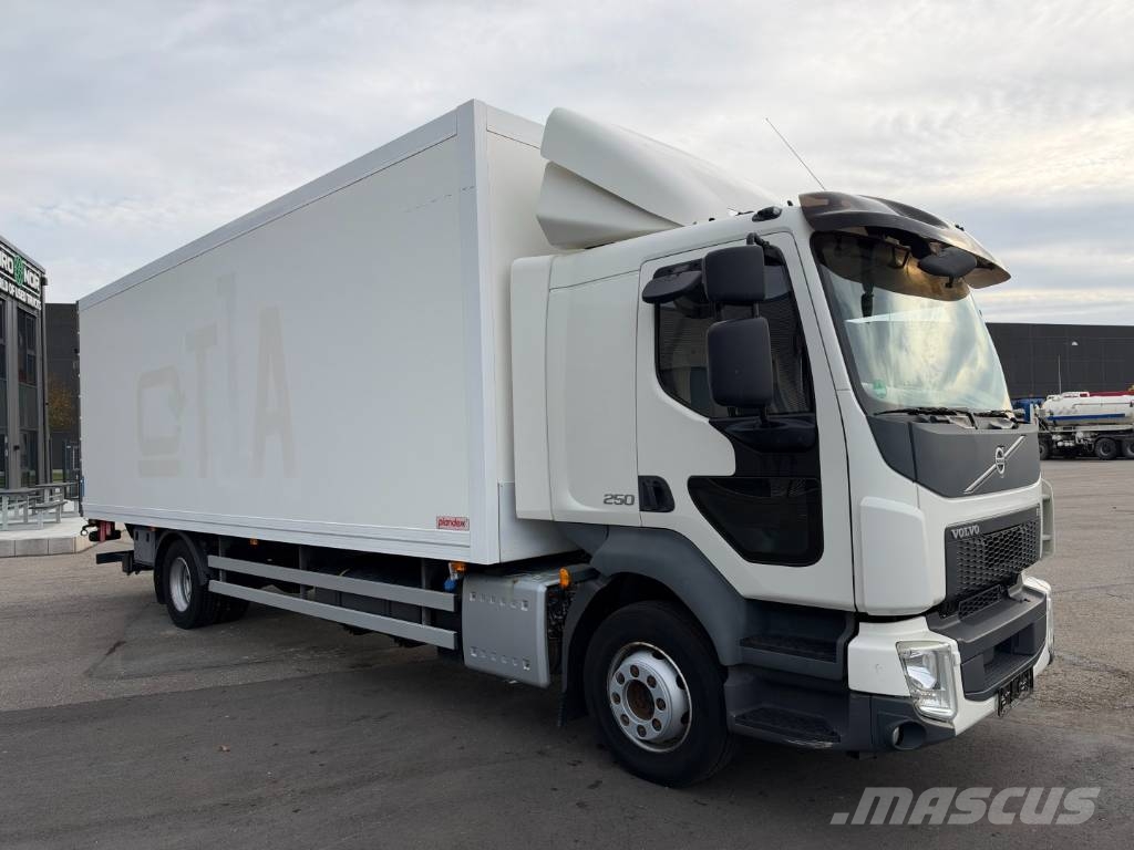 Volvo FL250 4x2 Closed Box 7,45 m. Taillift Autocamioane