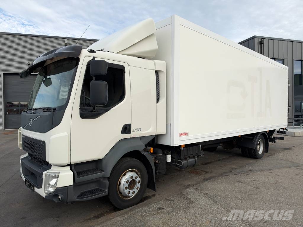 Volvo FL250 4x2 Closed Box 7,45 m. Taillift Autocamioane