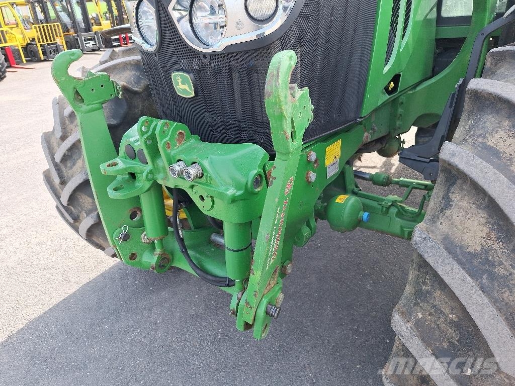 John Deere 6110M Traktoren