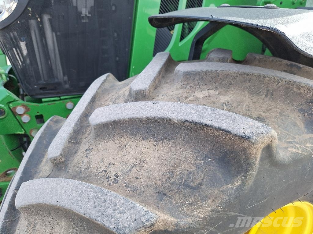 John Deere 6110M Traktoren