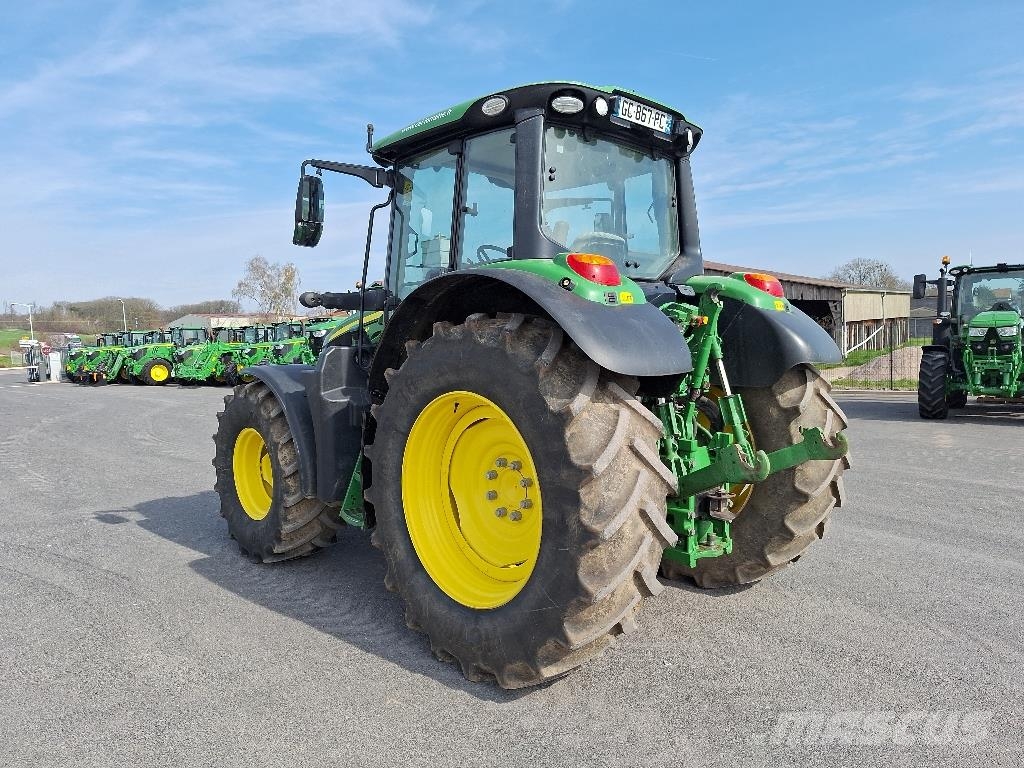 John Deere 6110M Traktoren