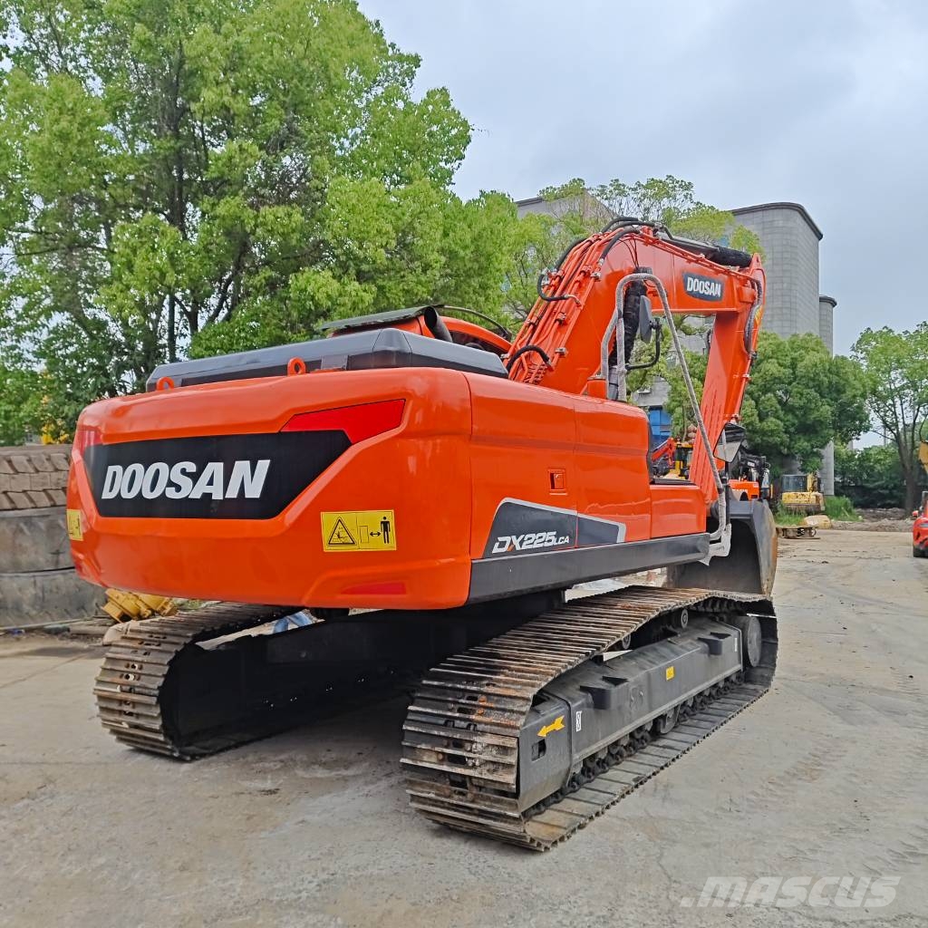 Doosan DX 225 LCA 履带挖掘机