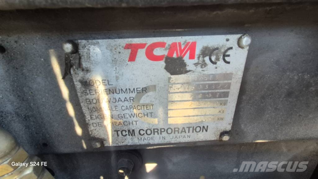 TCM FD 25 t3 Dyzeliniai krautuvai