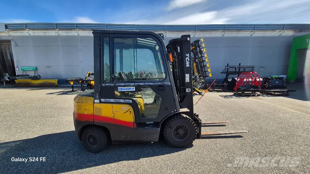 TCM FD 25 t3 Dyzeliniai krautuvai