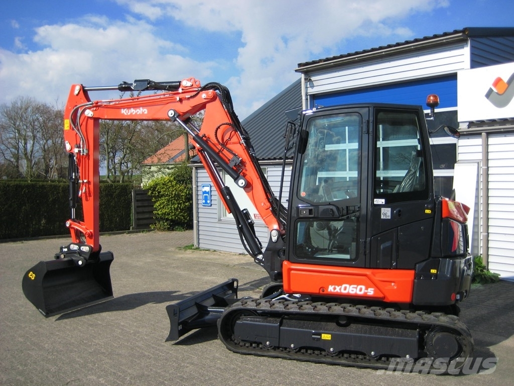 Kubota KX060-5 VA 中型挖掘机