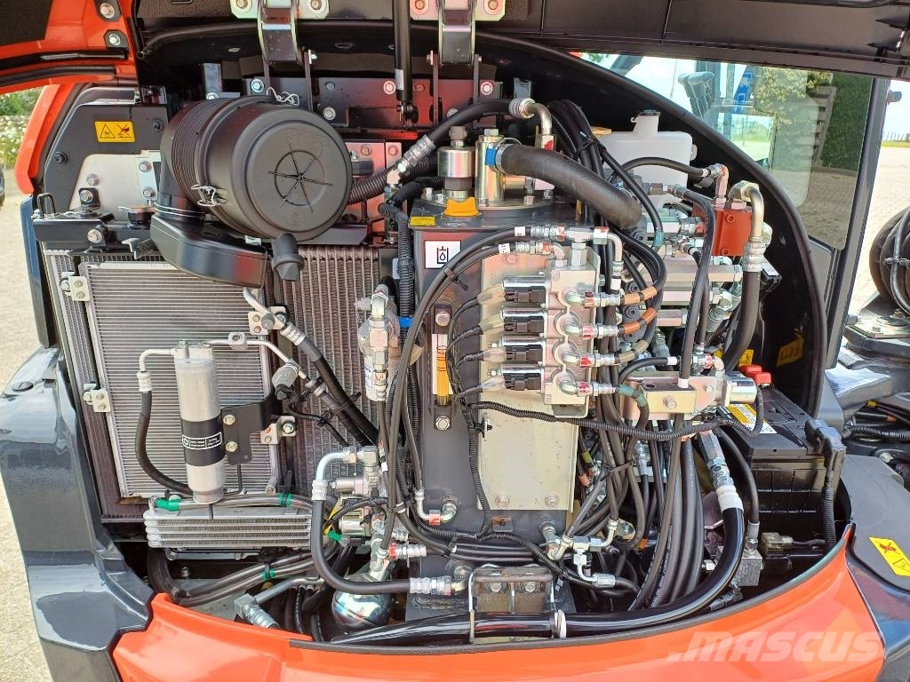 Kubota KX060-5 VA 中型挖掘机