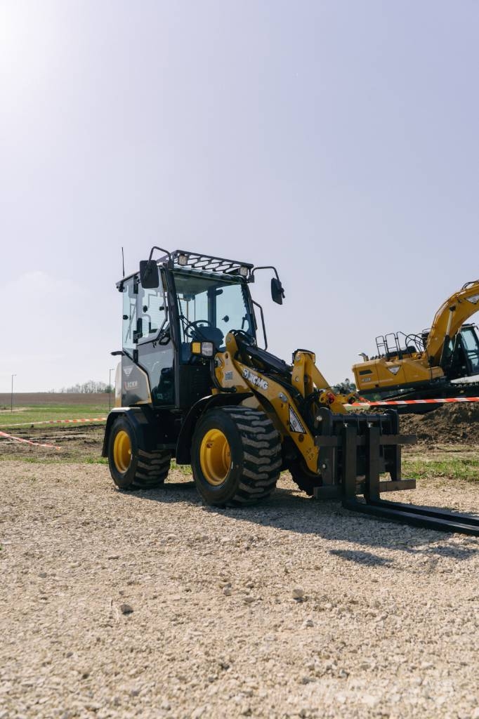 XCMG XC908HST لوادر صغيرة